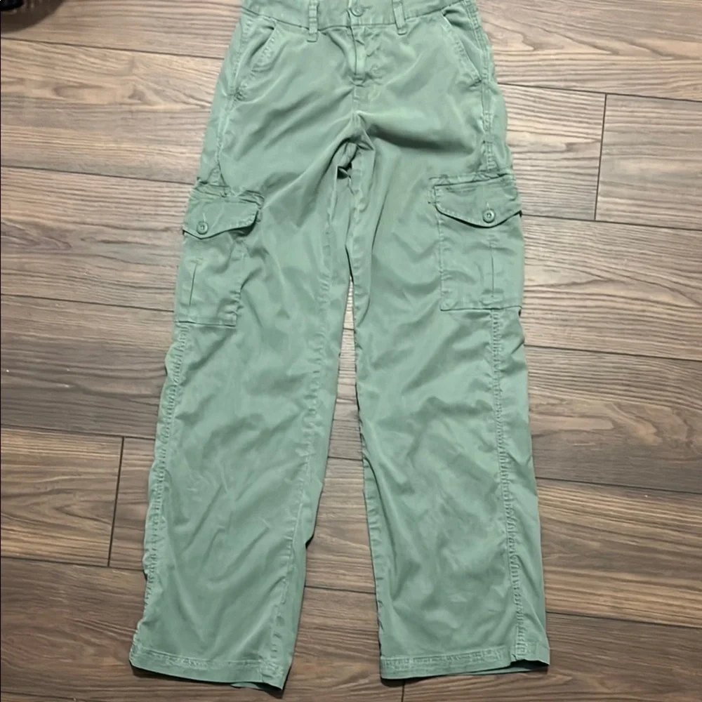 American Eagle Mid-Rise Baggy Wide Leg Women’s Cargo Pant - Picture 2 of 8